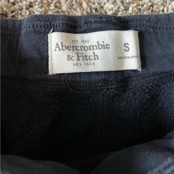 Abercrombie and Fitch shorts - Picture 3 of 3